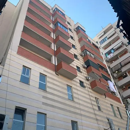 Center Τίρανα